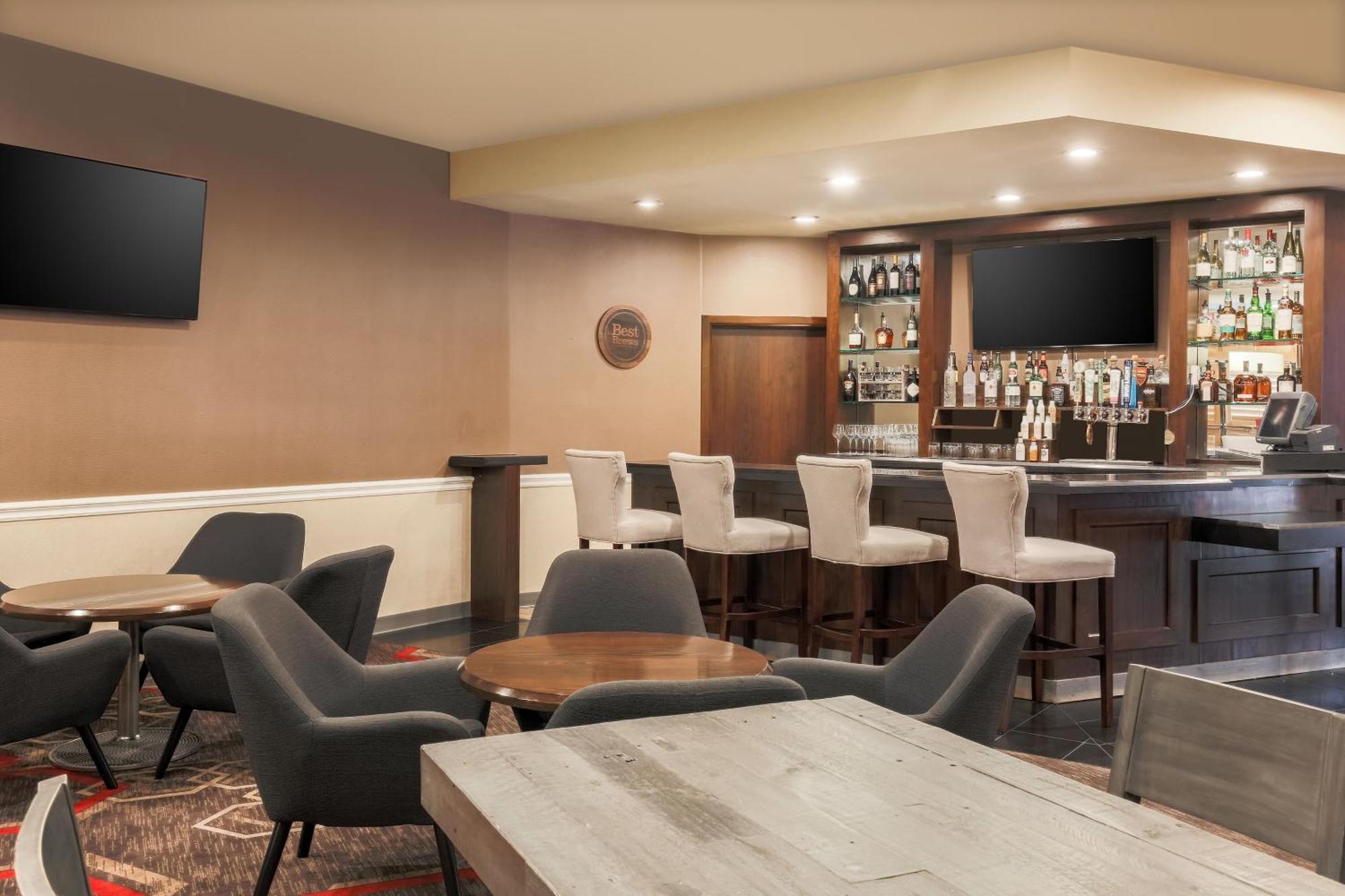 Hotel Four Points By Sheraton 3*